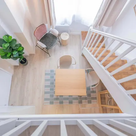 Cosy Loft-style In The 10th * Parijs