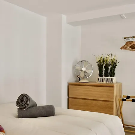 Cosy Loft-style In The 10th Apartment *